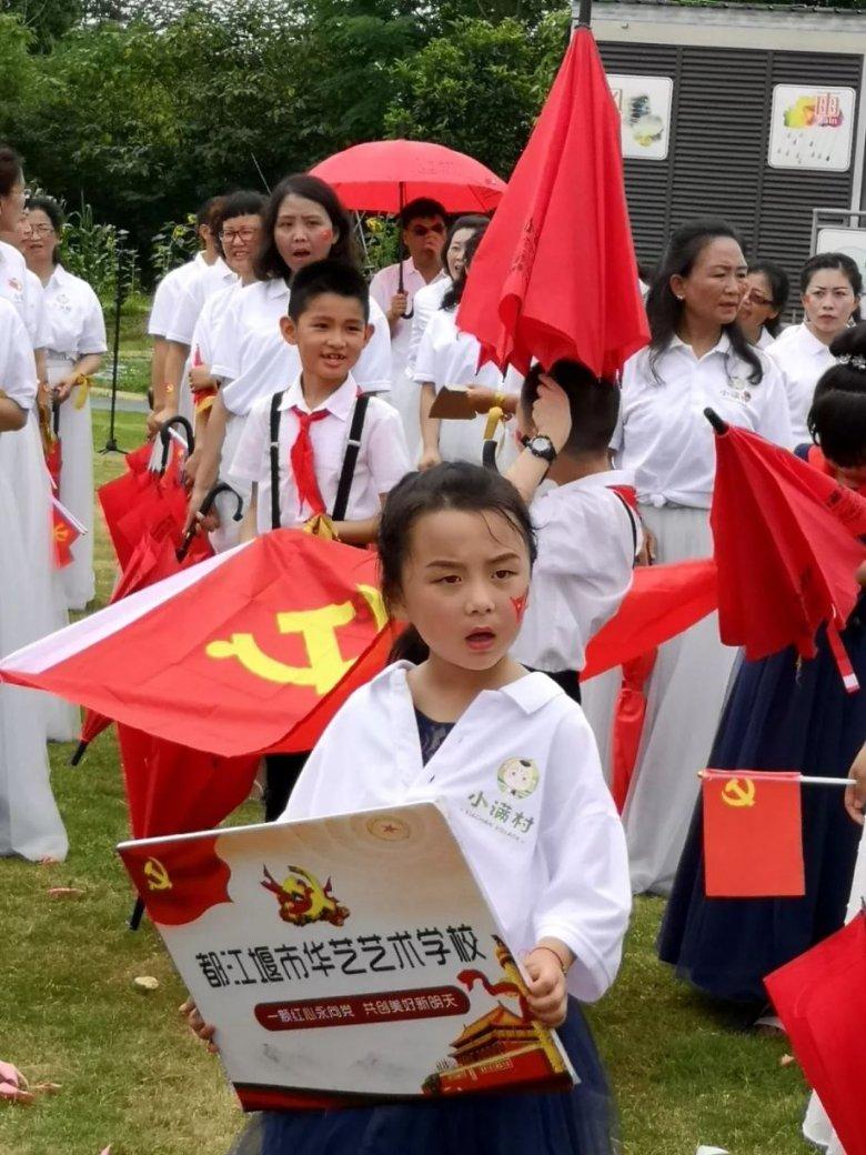 我国自主研制四座氢内燃飞机原型机在沈阳完成首飞